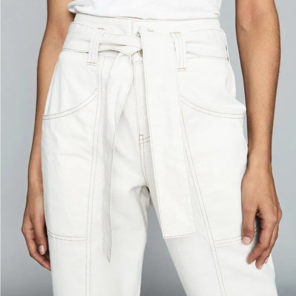 Reiss Chantelle Mid Rise Tapered Belted Jeans‎ In Ecru Size 30 NWOT